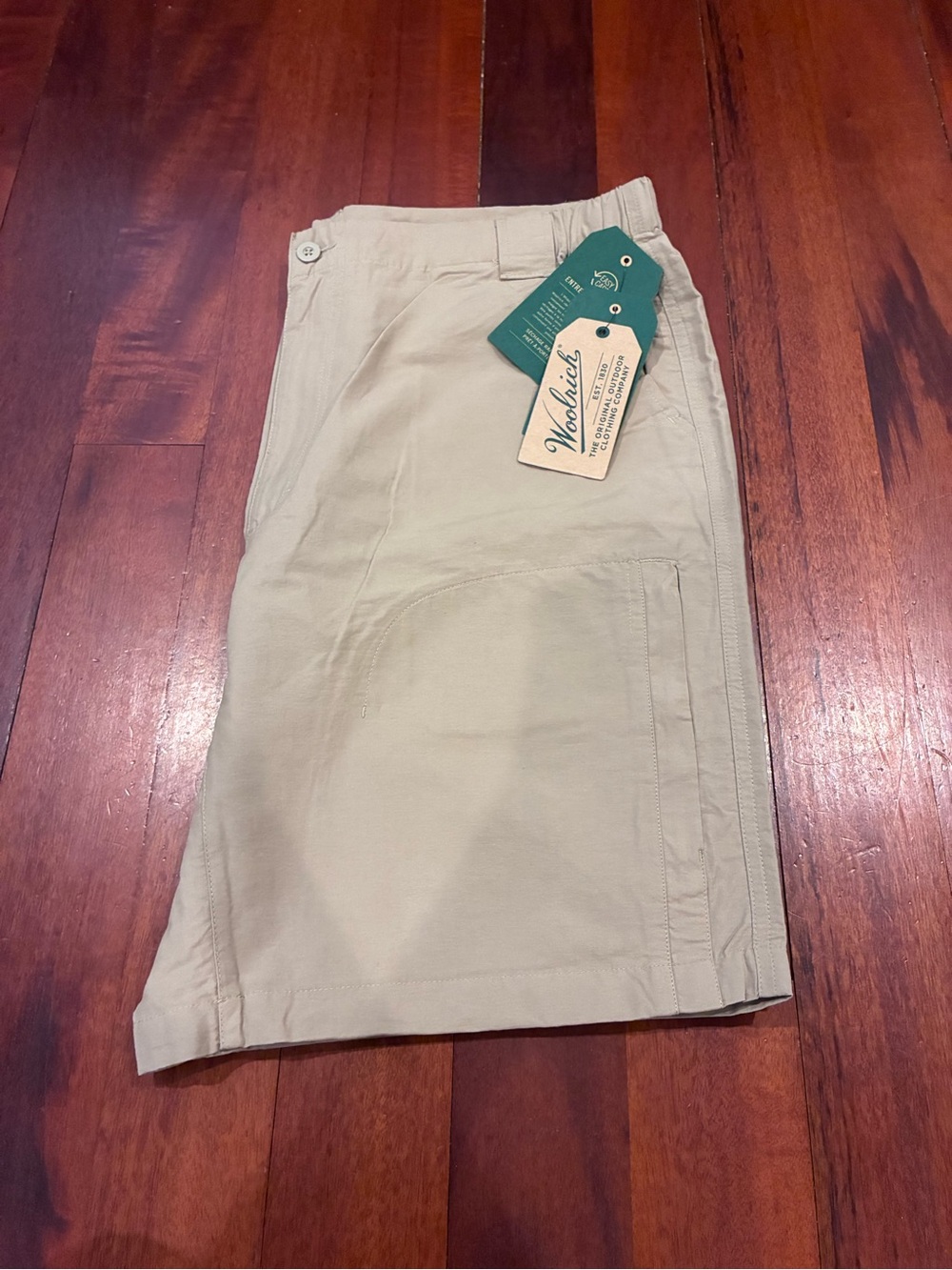 Woolrich Men's Flat Front Shorts in Khaki